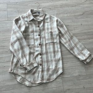 Oversized Shacket Flannel women’s size small medium taupe beige boutique jacket